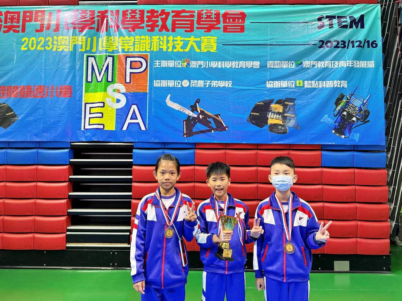 2023y179-02.jpg