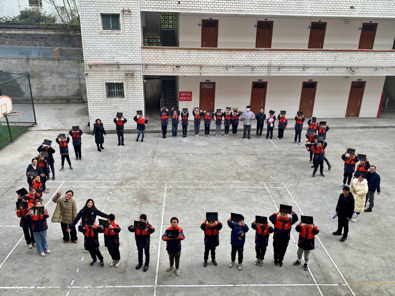 2023y183-09.jpg