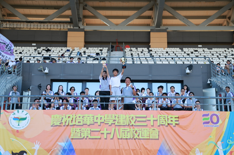 18_f995c.JPG