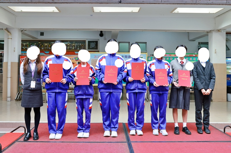 学生获奖成果_450_d79f4.jpg